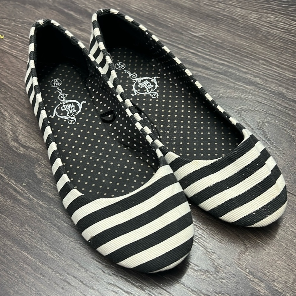 Sole Mates Black and White Striped Ballerina Flats size 7